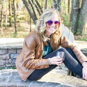 Meet your Posher, Anne elizabeth